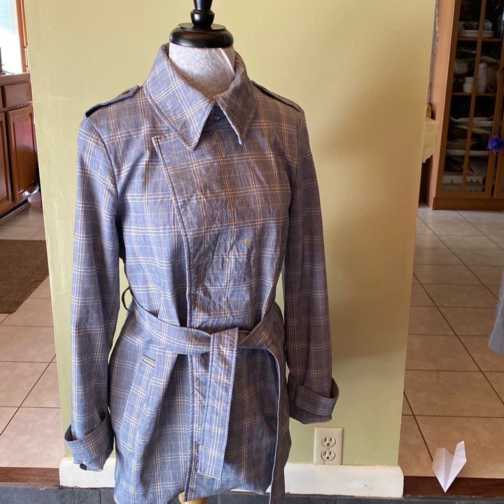 Carolina Belle Montreal, M women’s trench coat. Blue/yellow/white plaid pattern